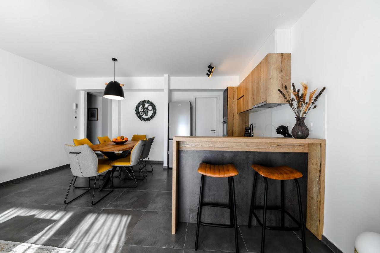 Spacious Apartment Nero With Free Parking Zadar Exterior foto