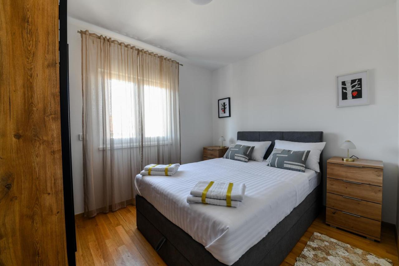 Spacious Apartment Nero With Free Parking Zadar Exterior foto