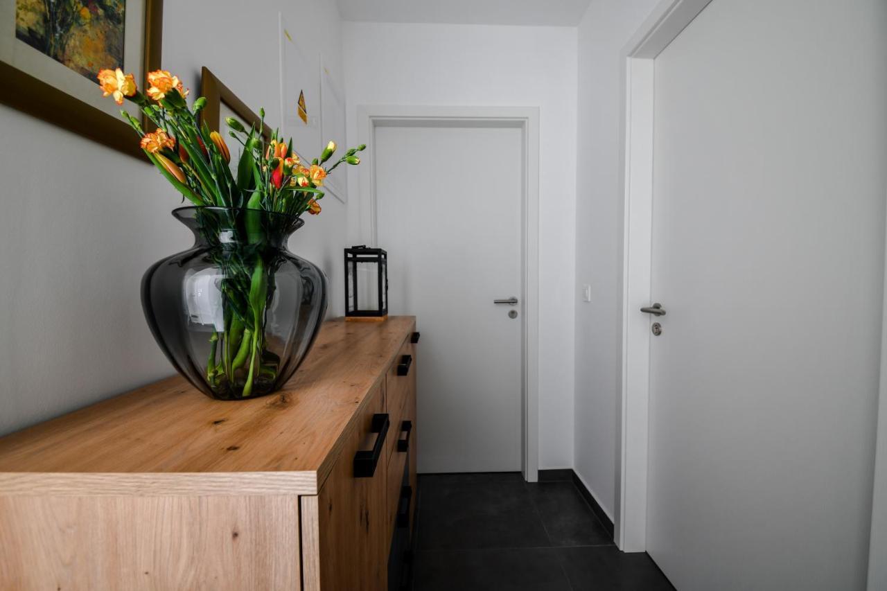 Spacious Apartment Nero With Free Parking Zadar Exterior foto
