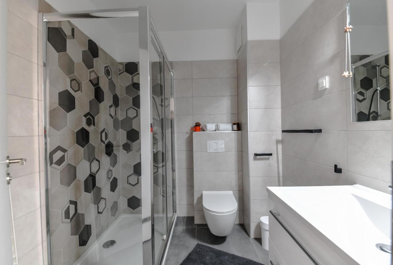 Spacious Apartment Nero With Free Parking Zadar Exterior foto